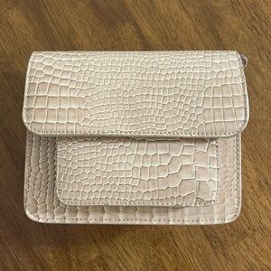 Hvisk Croc Embossed Cross Body